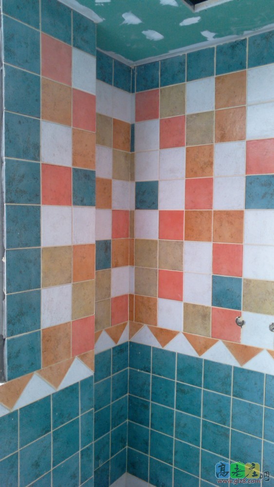 淋浴区贴砖.jpg