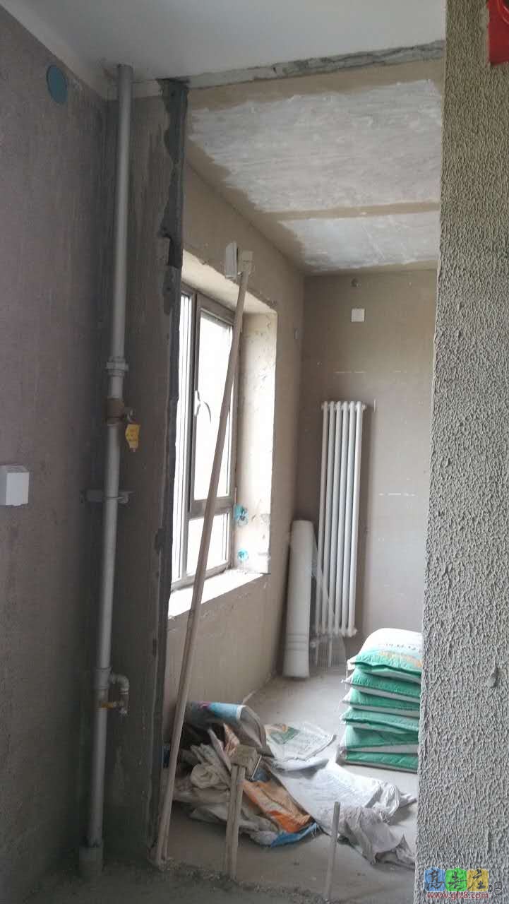 拆除厨房和小房间之间的局部墙体.jpg