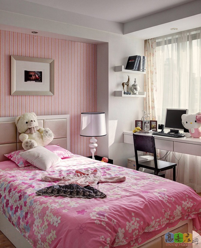 儿童房的设计非常的可爱，粉红色为主色调，可爱的公主风。.jpg