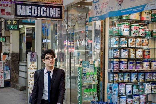 香港大量药店都有专门的柜台出售奶粉，限购势必会使这些商户收入萎缩