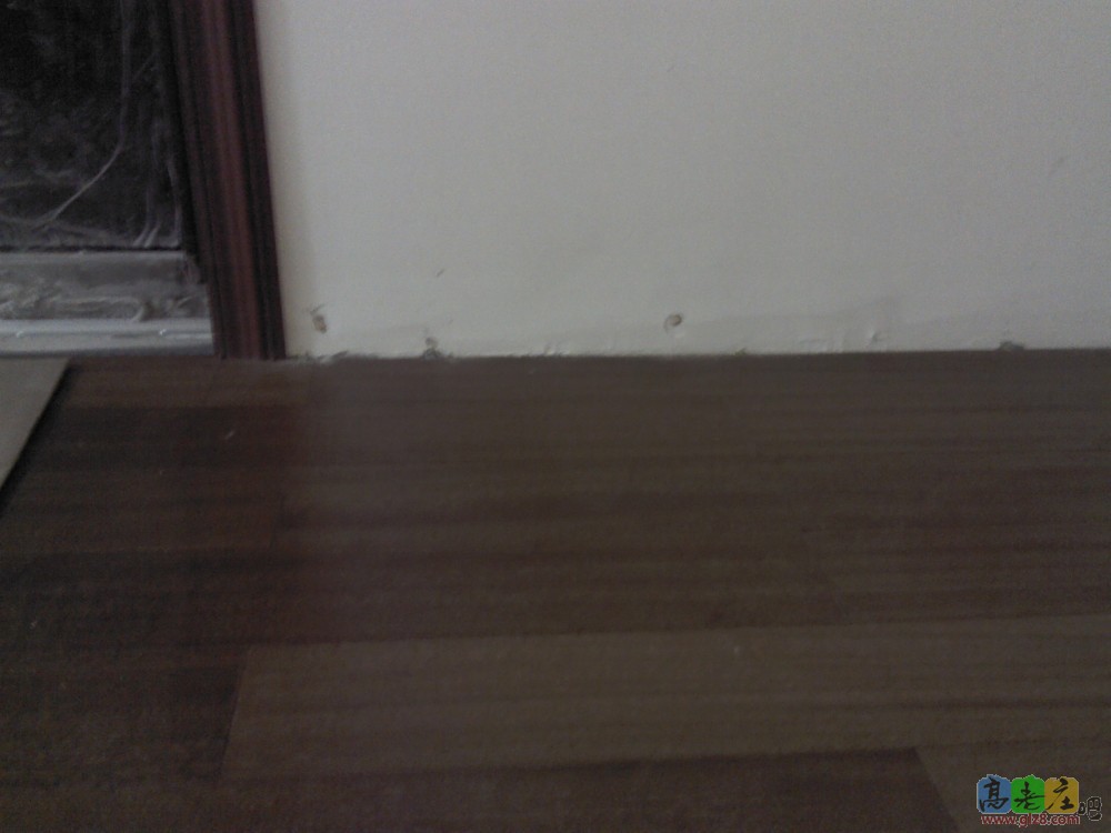 铺圣象地板及踢脚线 (3).jpg