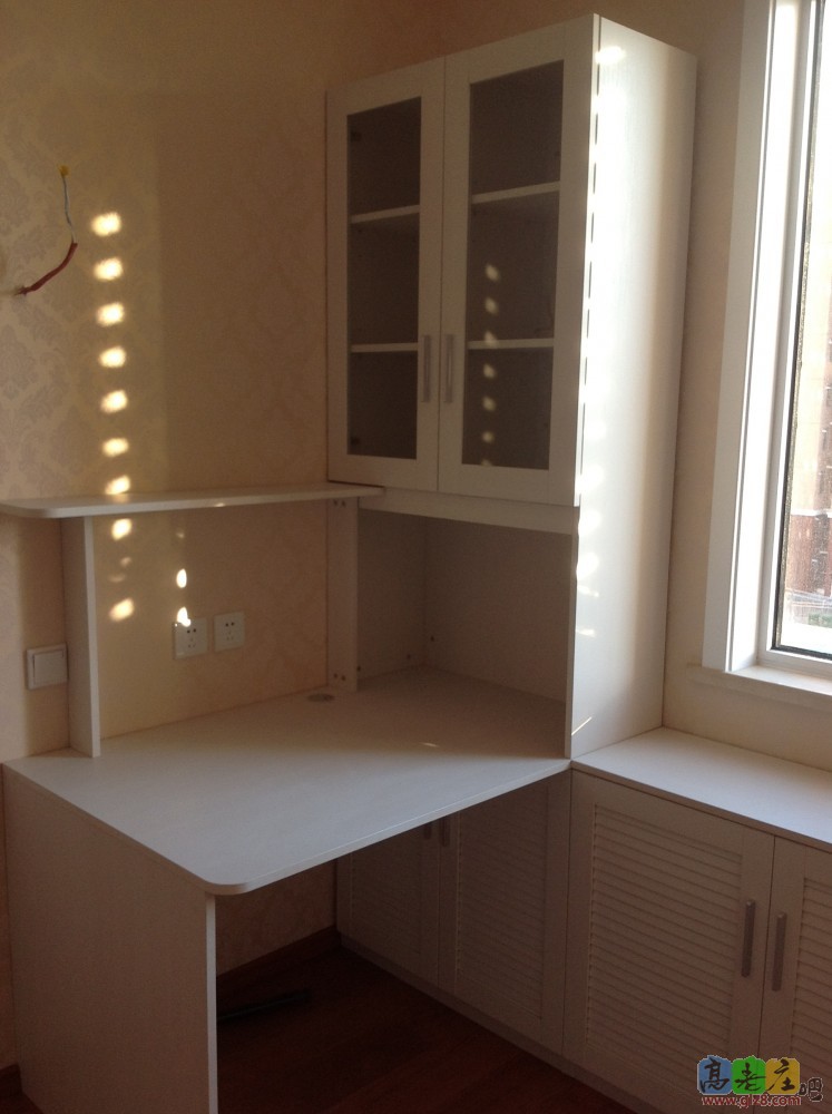 书柜书桌储物组合