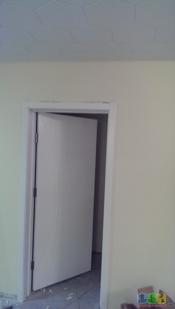 请看顶部的缝隙