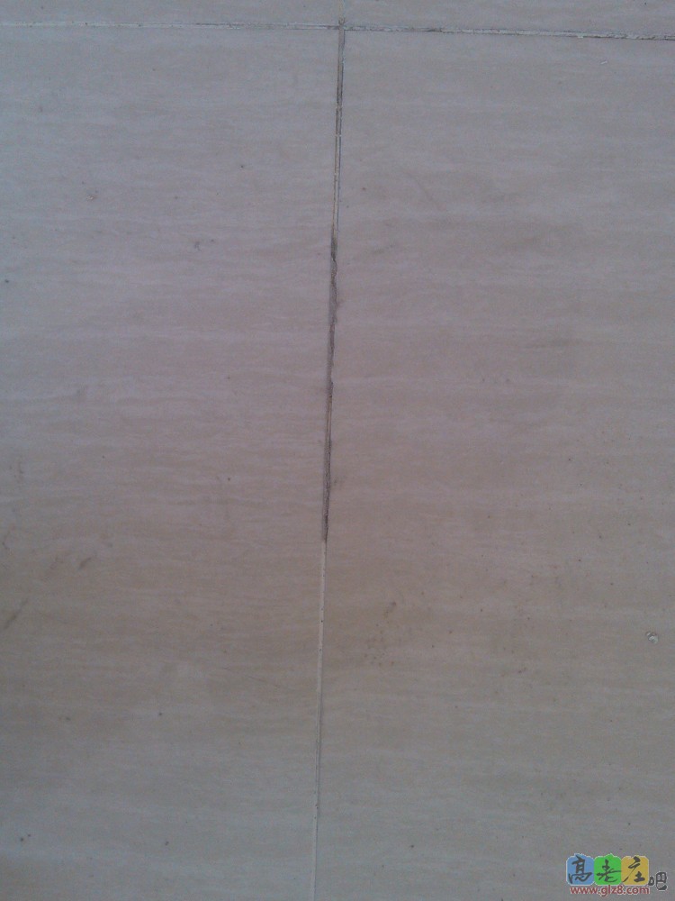 颜色不均匀的勾缝剂.jpg