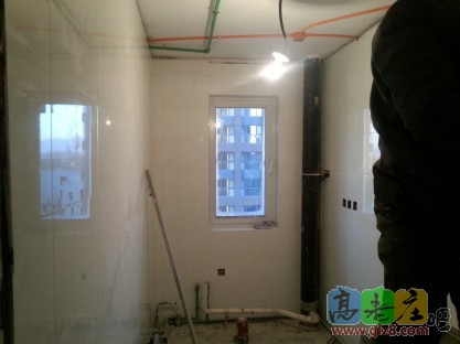 12.18-厨房贴墙砖完成.jpg