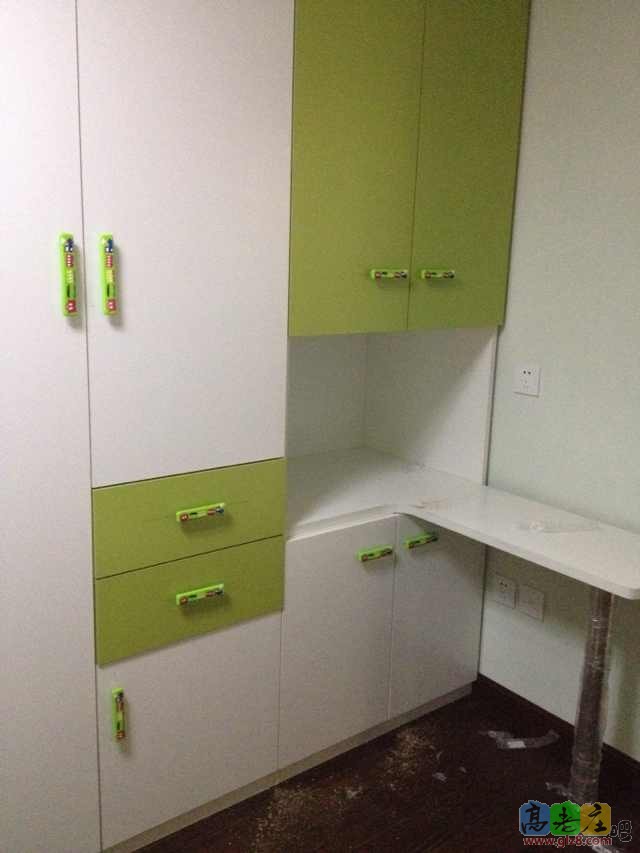 儿童房书桌书柜