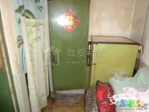 请输入描述前面绿色的门就是卫生间这是阳台