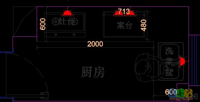 请大家帮忙看看，我是把灶台放在现在设计的一进门呢，还是放在案台放边，与洗菜盆离着近呢