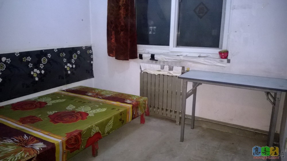 次卧，有点小，才6点多平米