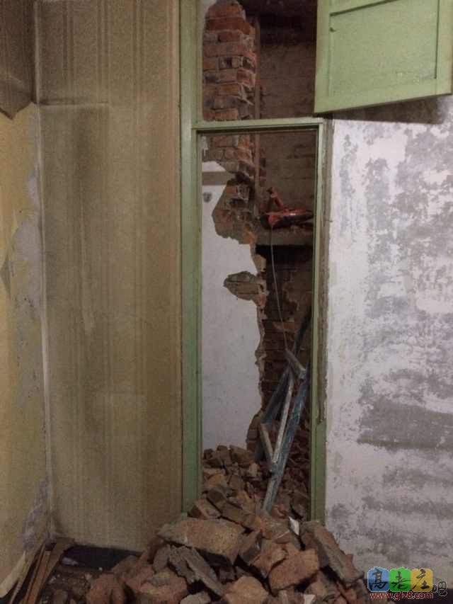 老房拆改-次卧壁橱与卫生间打通.jpg