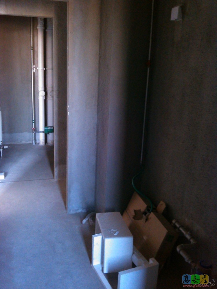 厨房和卫生间在一侧，水电改便宜