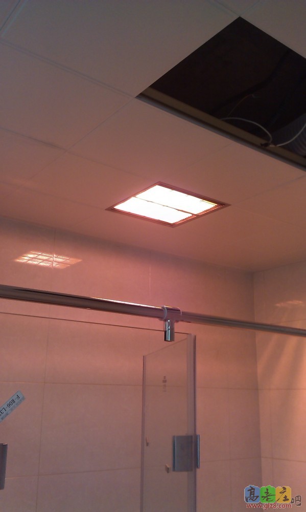 又一张，空的是准备换灯