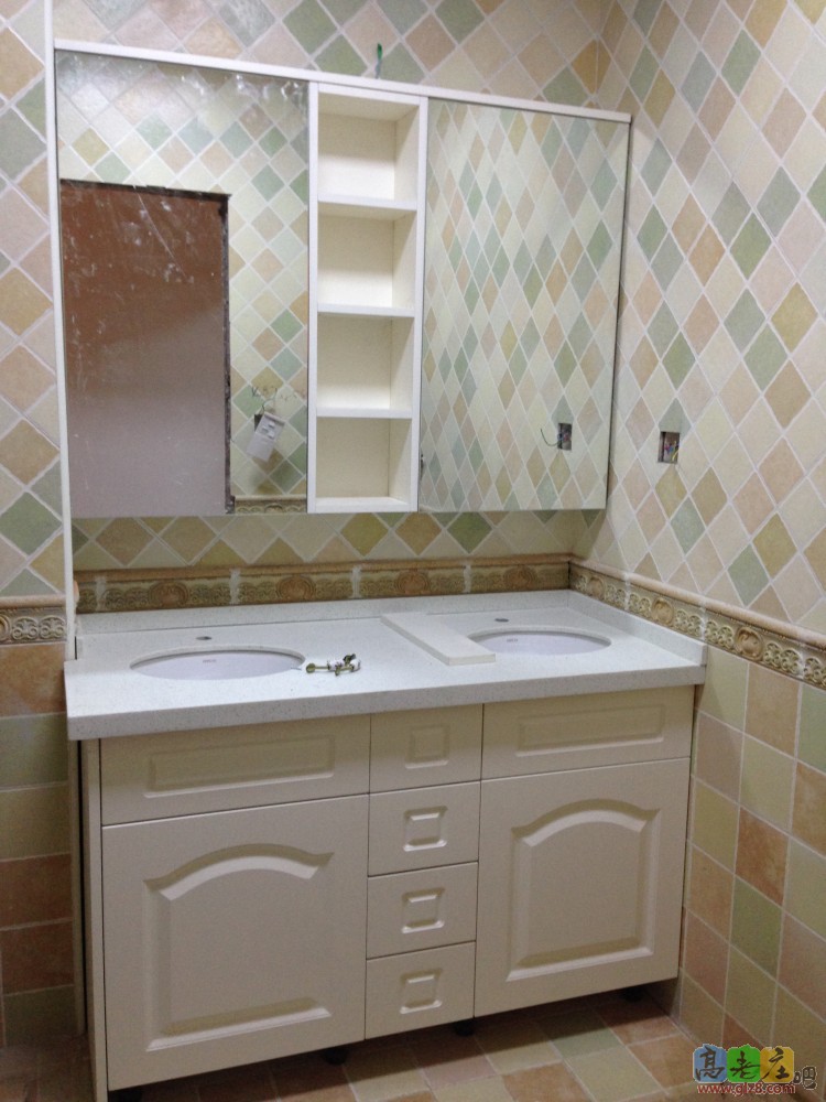 卫生间的浴室柜