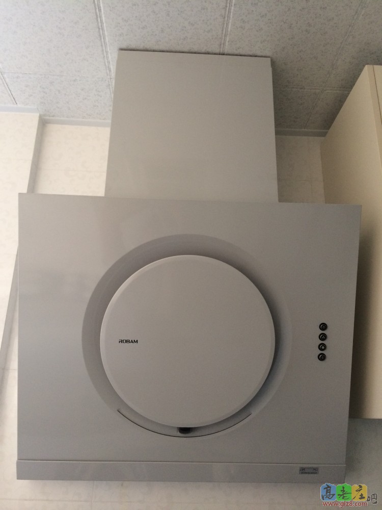 装了烟管罩的烟机