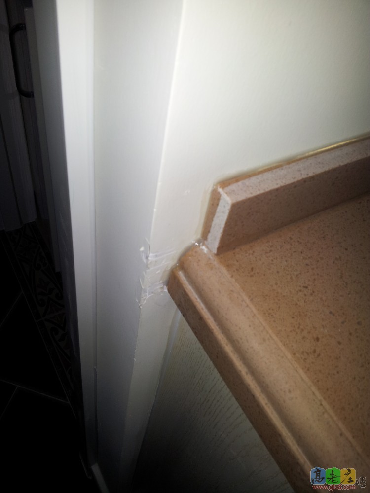 磕掉的墙角2.jpg