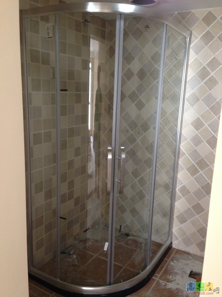 主卫淋浴房