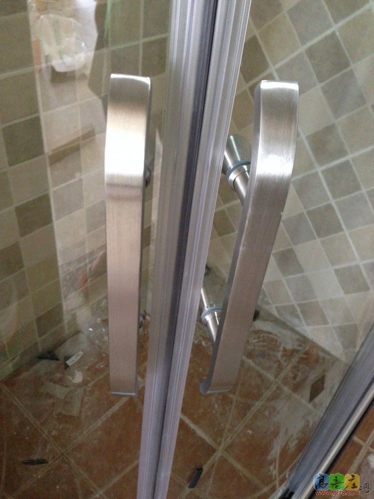 主卫淋浴房细节