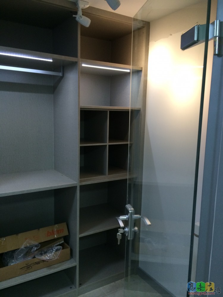 衣帽间1.JPG