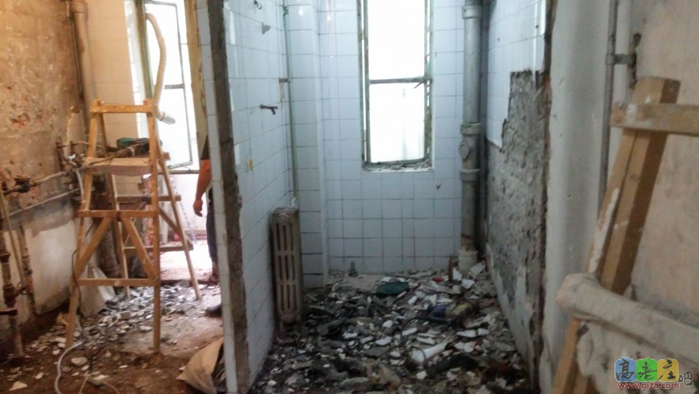 拆除中的厨卫
