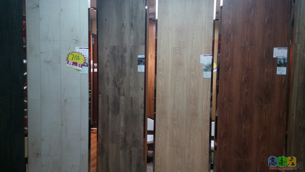 右二是选中的地板