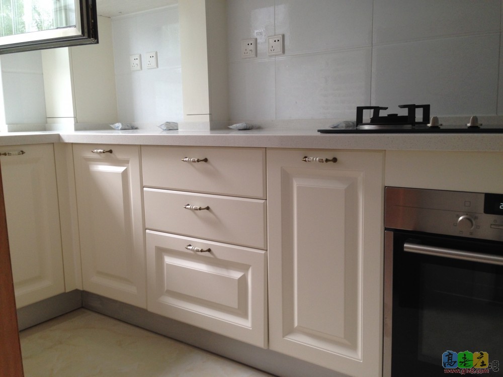 向左看过去的地柜