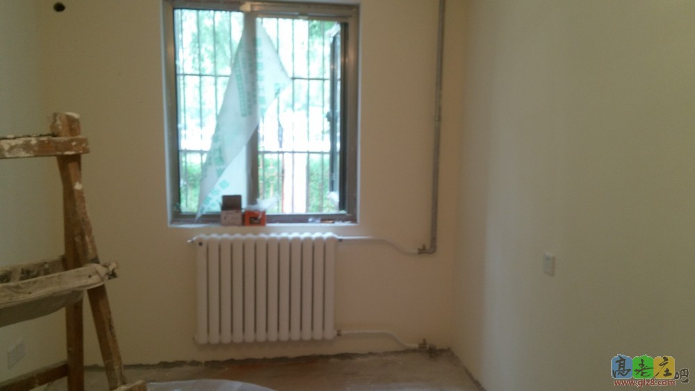 主卧的暖气其实是左高右低