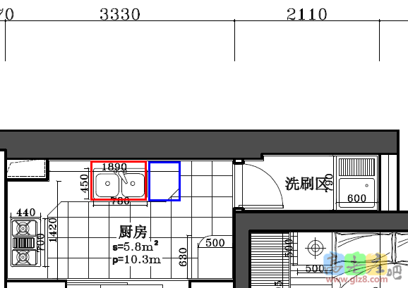 洗碗机在水槽右侧