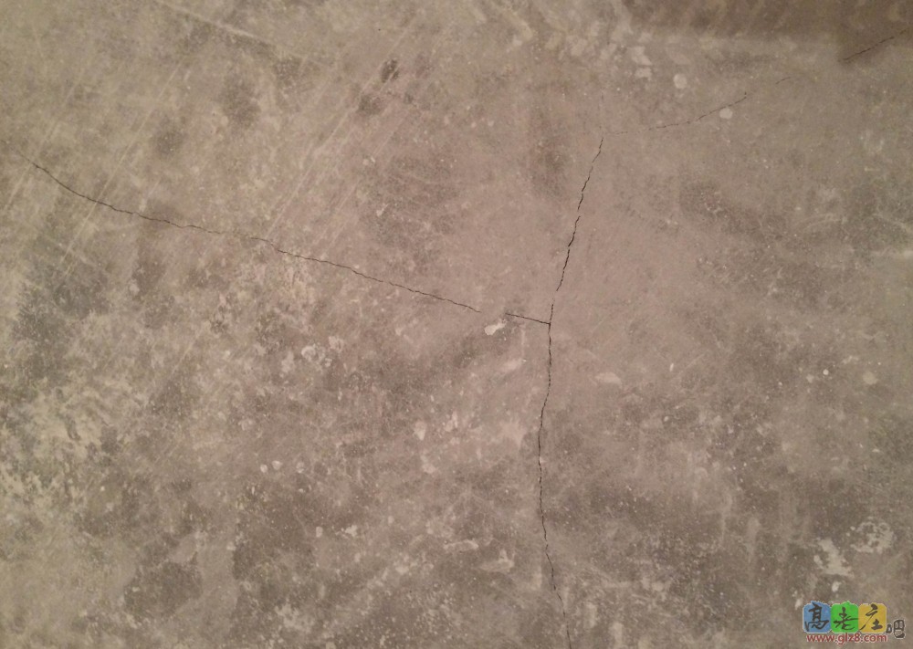水泥地裂缝5.jpg