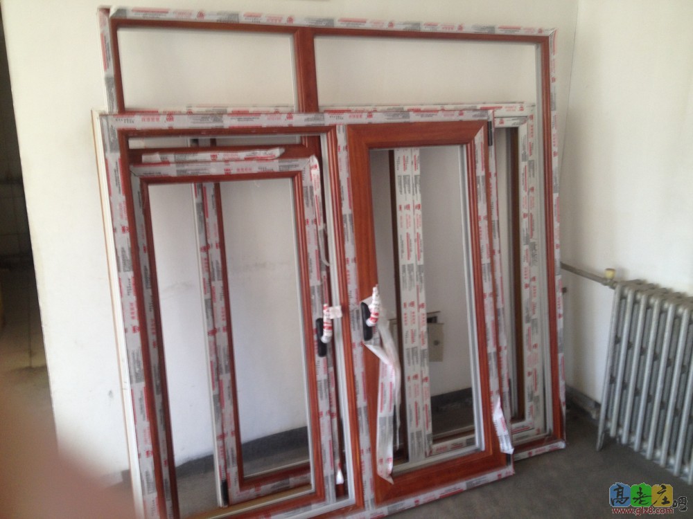 木纹转印的窗户