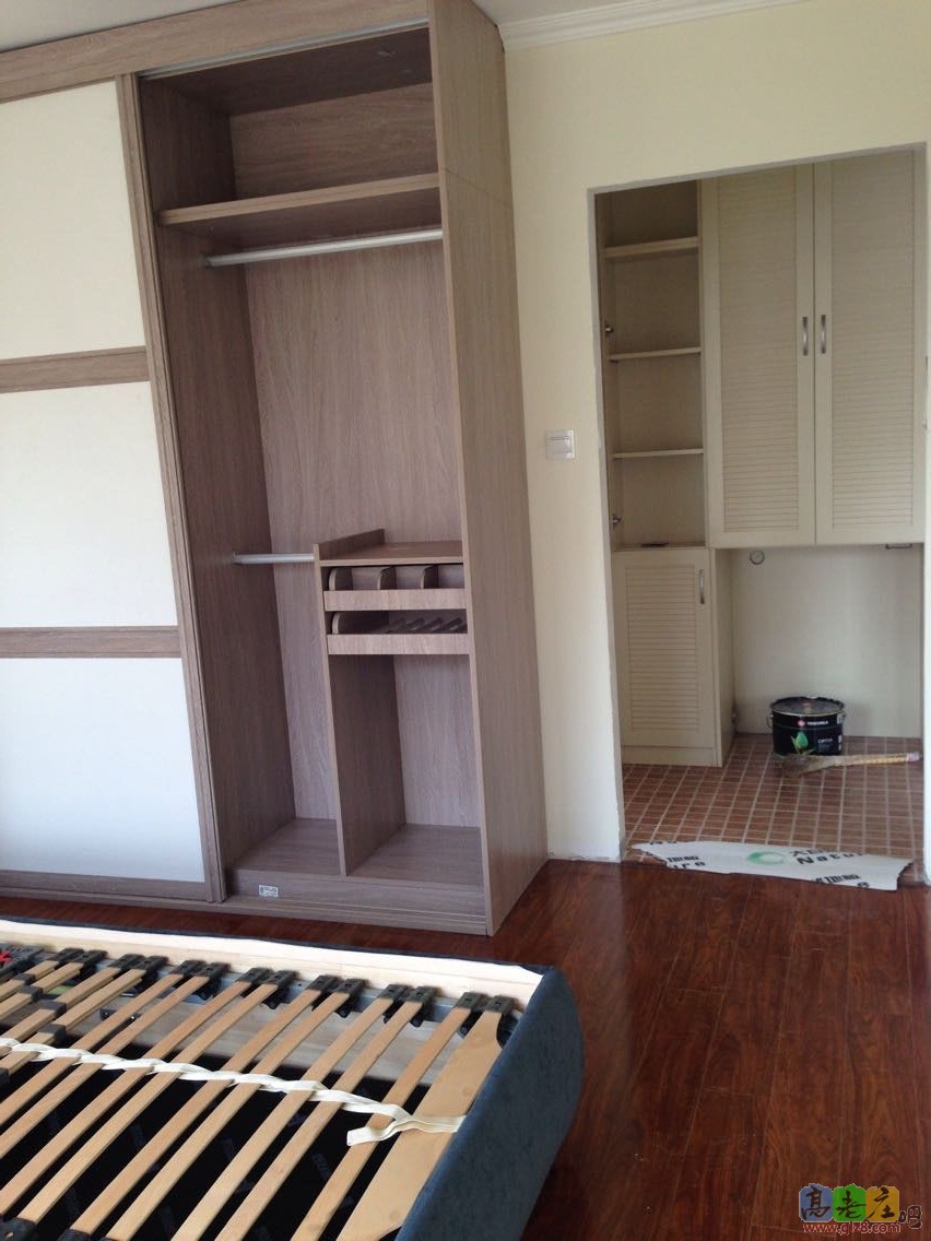 主卧衣柜3