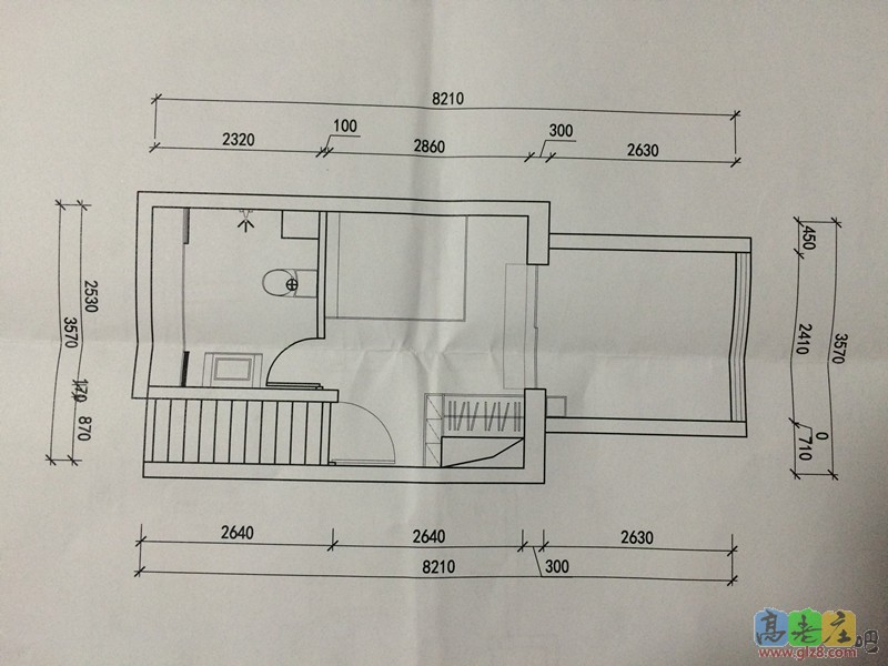 二层图纸，左边是洗手间中间是卧室，右边是露台。