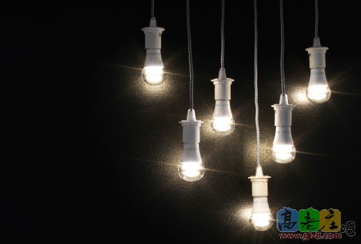 20152_lgca01a_01_lightbulbs_accessories_PH041292.jpg