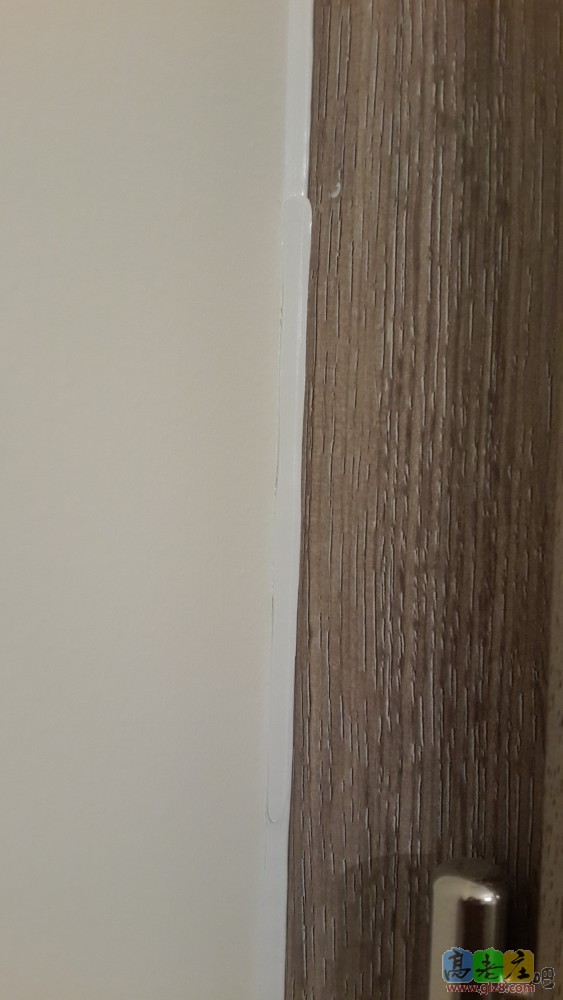 玻璃胶平整度不佳