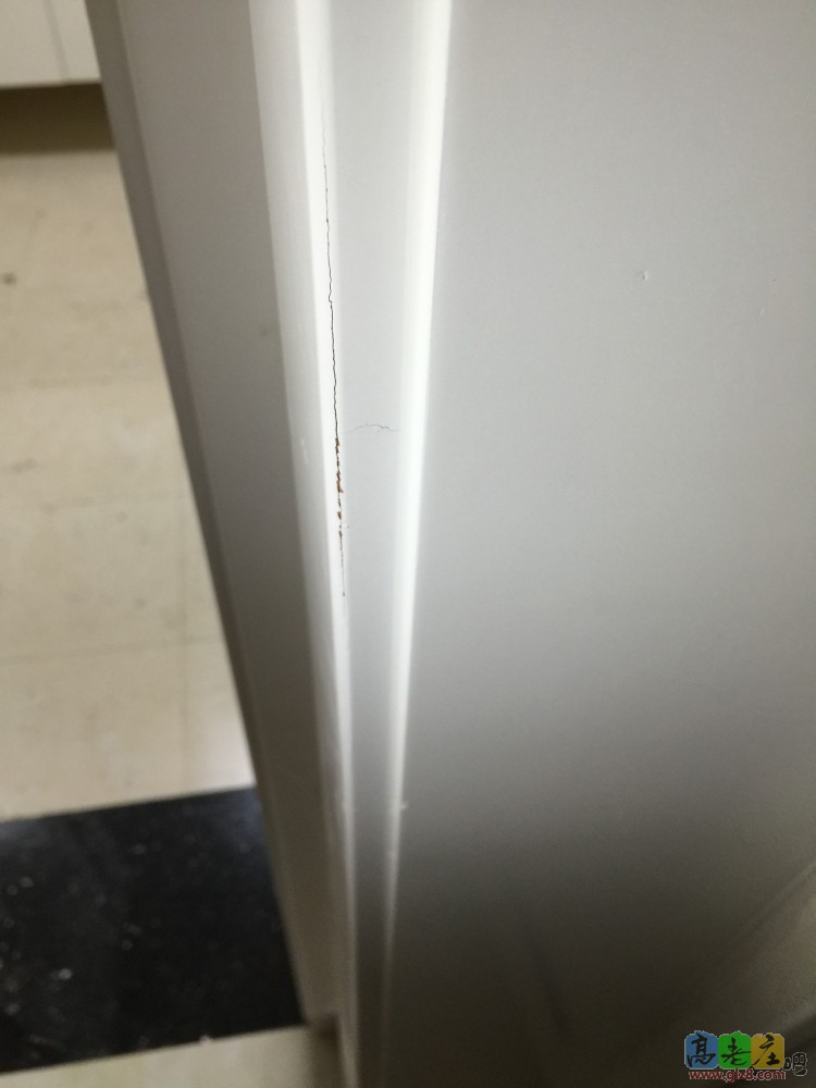 大门垭口没泡水，一周不到，无理由裂了