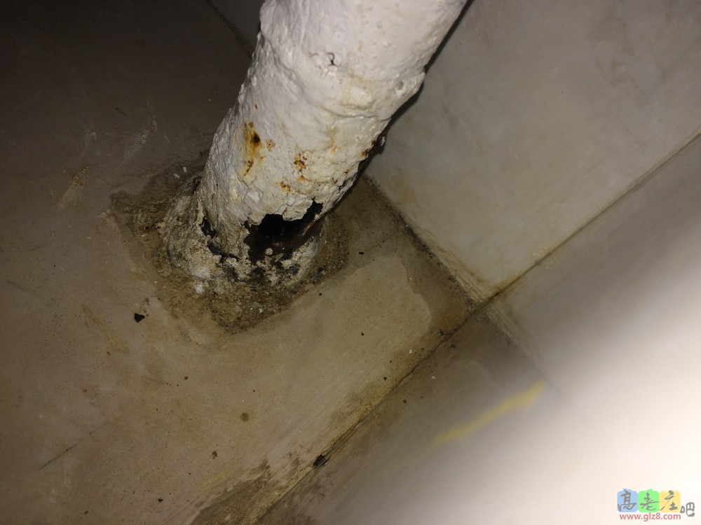 前几天腐蚀爆裂的管道