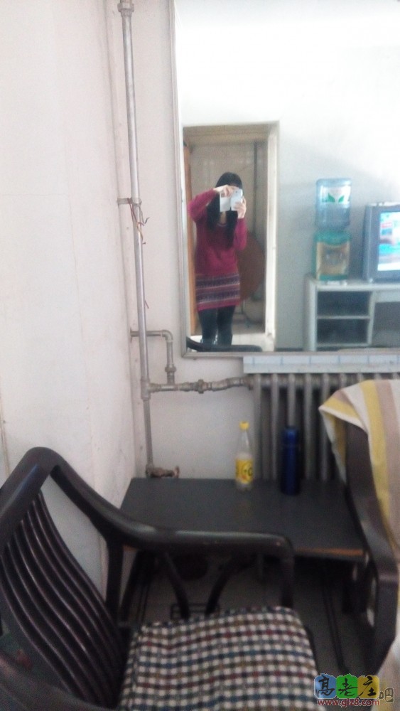 客厅的暖气位置