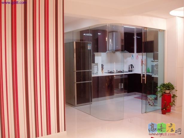 透明玻璃厨房 12mm钢化玻璃.jpg
