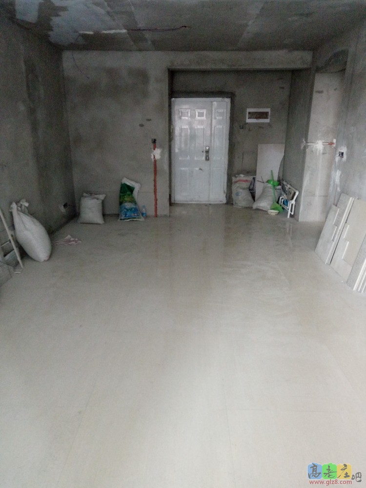 餐厅和客厅连在一起