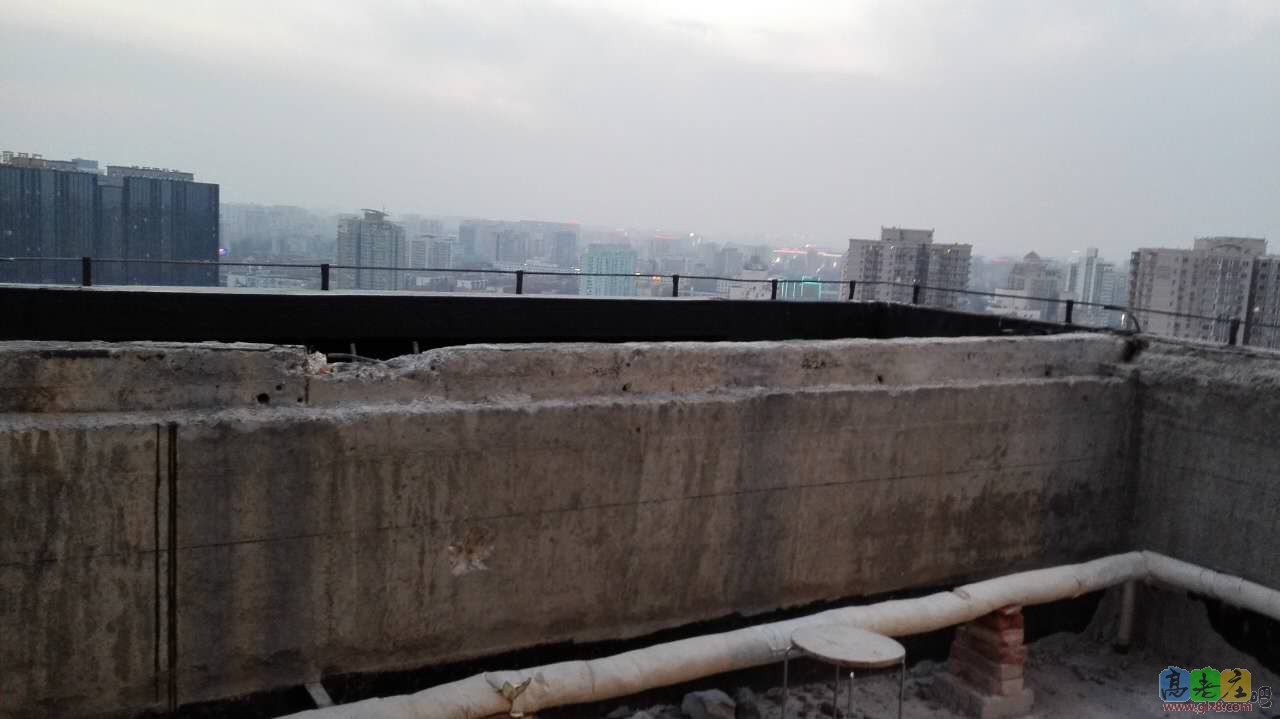 201602顶楼暖沟墙.jpg