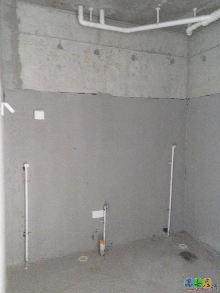 卫生间门正对着