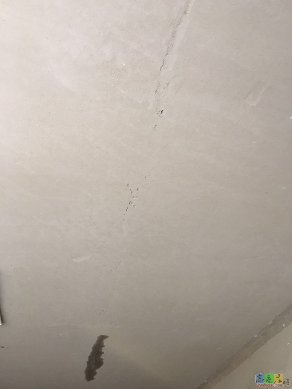天花裂缝2