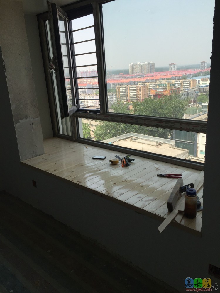 北飘窗铺的桑拿木