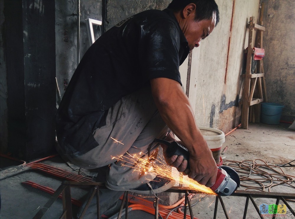 老许师傅分解防盗窗