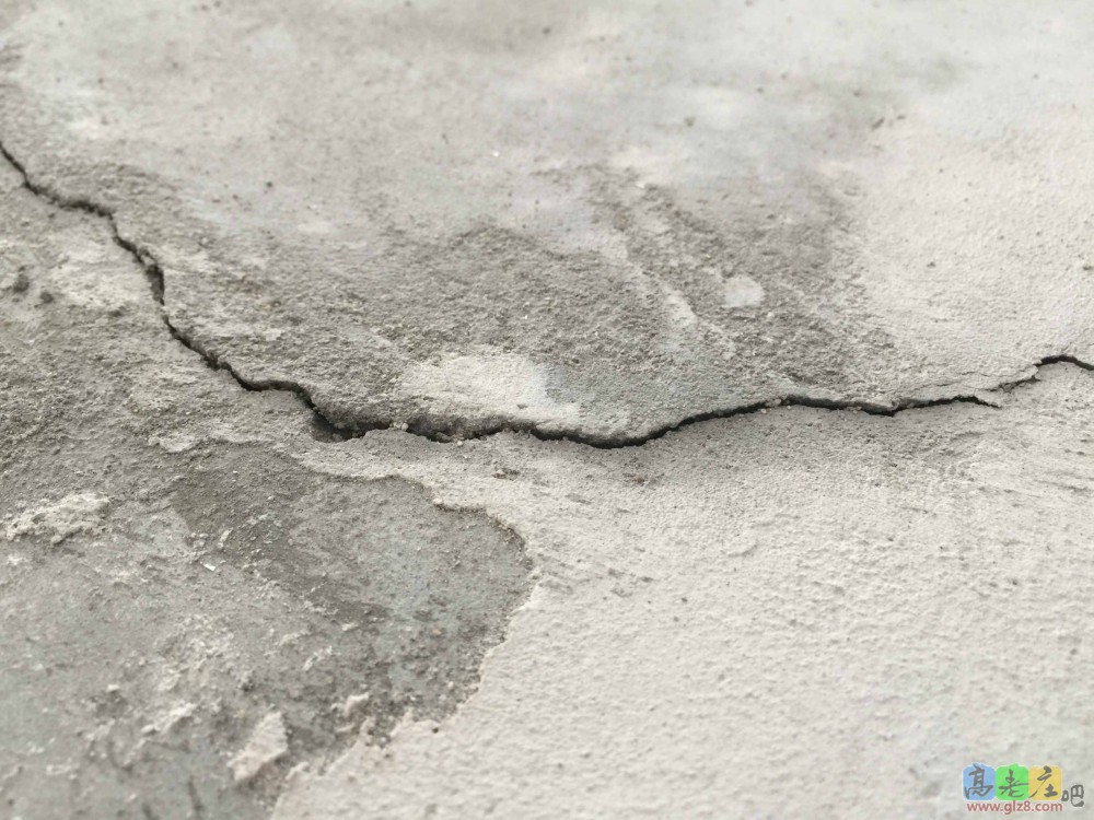 地面裂缝