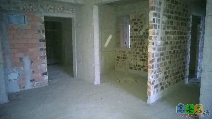 进户门和厨房，走廊入口