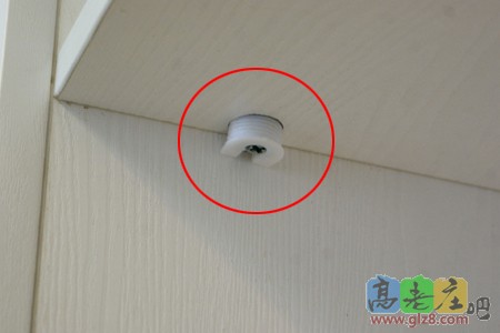 背板与侧板连接