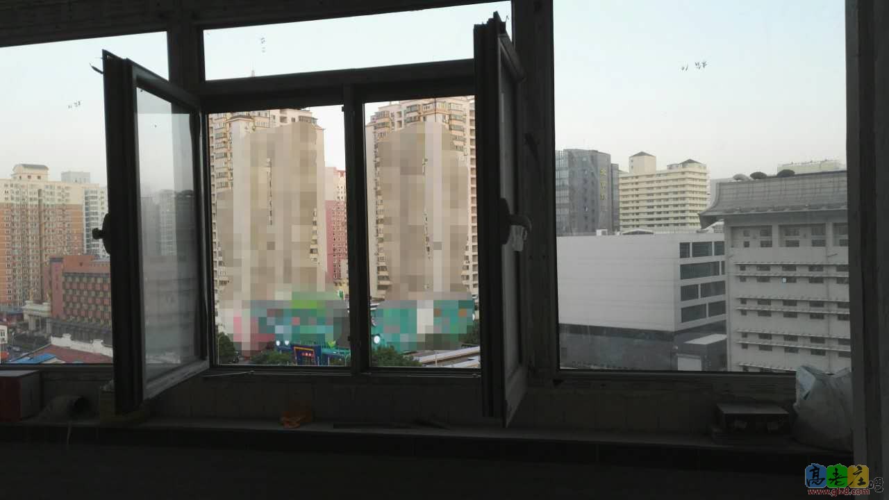 阳台窗户